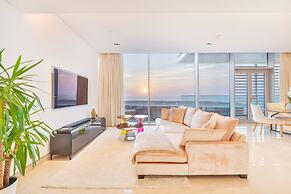 Posh Oceanfront 2BR in Bluewaters Island