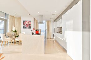 Posh Oceanfront 2BR in Bluewaters Island