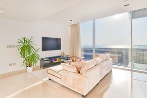 Posh Oceanfront 2BR in Bluewaters Island