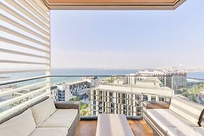 Posh Oceanfront 2BR in Bluewaters Island