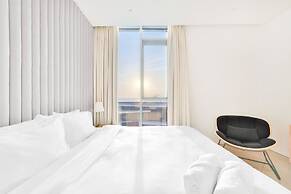 Posh Oceanfront 2BR in Bluewaters Island