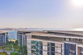 Posh Oceanfront 2BR in Bluewaters Island