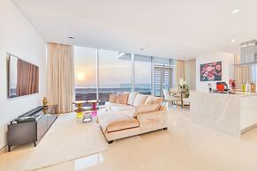 Posh Oceanfront 2BR in Bluewaters Island