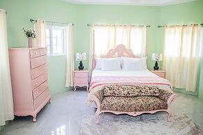 The Hamilton's Nature Villa