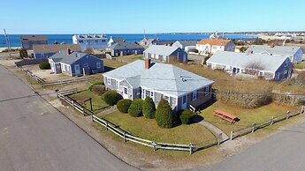 Steps to Eats & Craigville Beach! Cape Cod Cottage