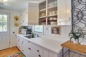 Steps to Eats & Craigville Beach! Cape Cod Cottage