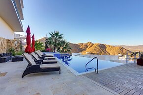 Cabo Pedregal Condo: Ocean View & 2 Infinity Pools