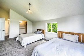 Stunning Hood Canal Getaway w/ Private Deck!
