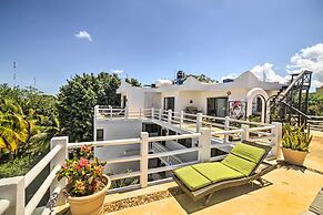 Gorgeous Penthouse Villa w/ Deck & Ocean Views!