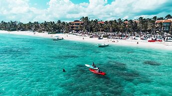 Grand Oasis Riviera