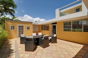 Private Heated Pool: Walk to Isla Verde Beach