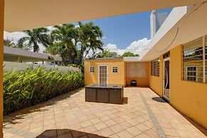 Private Heated Pool: Walk to Isla Verde Beach