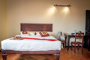 DEN HOTEL TOTONOU SIEM REAP