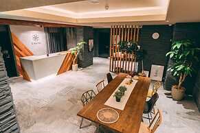 R Hotel Honmachi