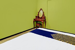 SPOT ON 91716 Kost Yy Syariah
