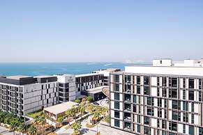Luxury 2BR plus maids room in Bluewaters