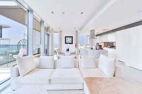Luxury 2BR plus maids room in Bluewaters
