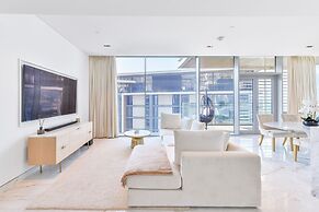 Luxury 2BR plus maids room in Bluewaters