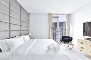 Luxury 2BR plus maids room in Bluewaters