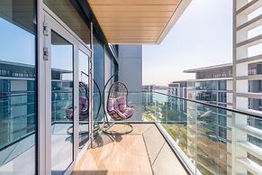 Luxury 2BR plus maids room in Bluewaters