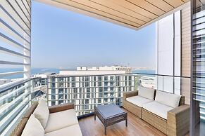 Luxury 2BR plus maids room in Bluewaters