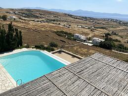 Luxurious Villa Oasis in Paros