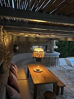 Luxurious Villa Oasis in Paros