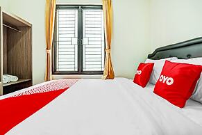 OYO Life 90211 I-sidji Inn