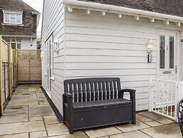 Barons Mews