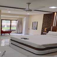 The Diplomat Villa