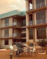 PEAK HOTEL