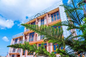 PEAK HOTEL