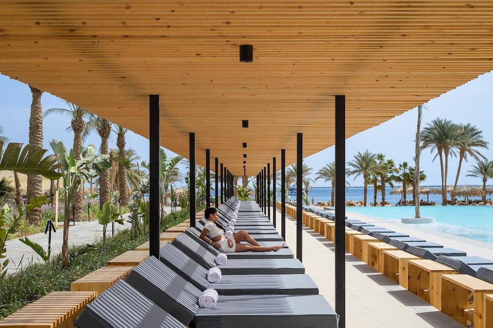 Serry Beach Resort