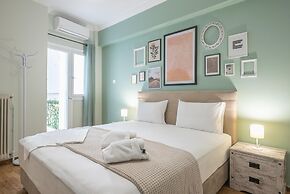 Boutique Acropolis Apartment by Cloudkeys