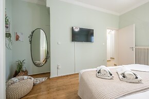 Boutique Acropolis Apartment by Cloudkeys
