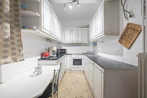 Boutique Acropolis Apartment by Cloudkeys