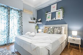 Urban City Apartment by Cloudkeys