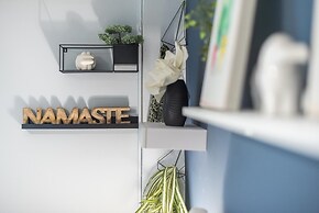 Urban City Apartment by Cloudkeys