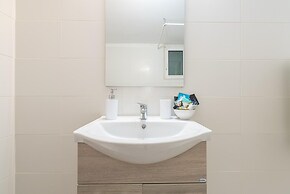 Athens Boutique Apartment by Cloudkeys