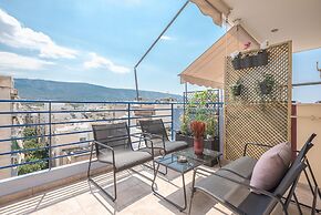 Luxury Loft With a Balcony by Cloudkeys