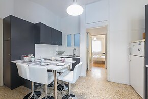 Spacious Acropolis Home by Cloudkeys