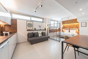 Phaedra Hideaway Suite Near Acropolis by Cloudkeys