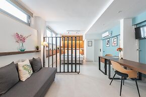 Phaedra Hideaway Suite Near Acropolis by Cloudkeys