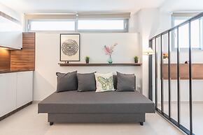 Phaedra Hideaway Suite Near Acropolis by Cloudkeys
