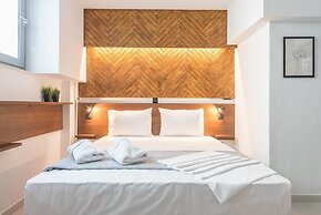 Phaedra Hideaway Suite Near Acropolis by Cloudkeys