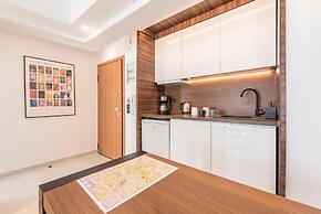 Phaedon Terrace Suite Near Acropolis by Cloudkeys