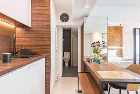 Phaedon Terrace Suite Near Acropolis by Cloudkeys