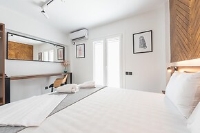 Phaedon Terrace Suite Near Acropolis by Cloudkeys