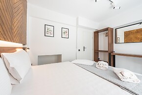 Phaedon Terrace Suite Near Acropolis by Cloudkeys