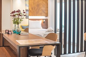 Phaedon Terrace Suite Near Acropolis by Cloudkeys